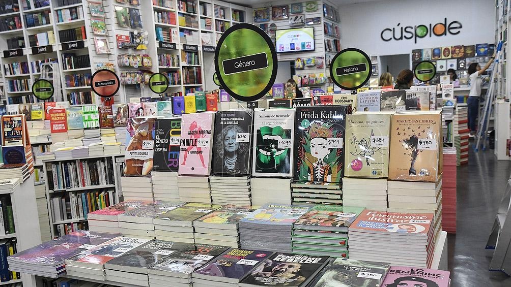 Desde el lunes hasta el domingo 6 de septiembre, la Semana del Libro se celebrará en las redes sociales. Desde el lunes hasta el domingo 6 de septiembre, la Semana del Libro se celebrará en las redes sociales.