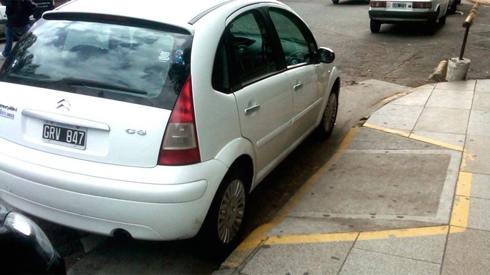 Los parquímetros continúan sin funcionar. Los parquímetros continúan sin funcionar.