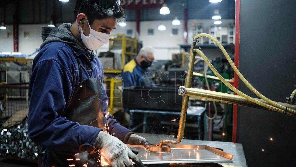 La producción industrial como la actividad de la construcción fueron sectores afectados por la pandemia. La producción industrial como la actividad de la construcción fueron sectores afectados por la pandemia.