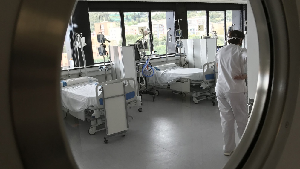 Al menos el 16% de las camas de los hospitales de Madrid están ocupadas por pacientes de Covid-19 Al menos el 16% de las camas de los hospitales de Madrid están ocupadas por pacientes de Covid-19
