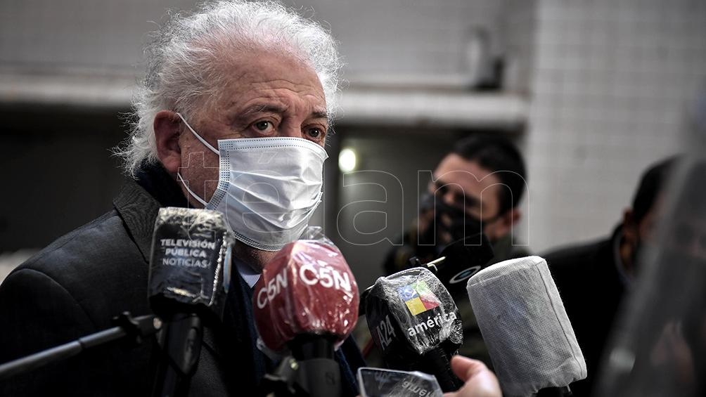 Ginés señaló que hay que disminuir el nivel de los contagios bajando el nivel de circulación de la gente. Ginés señaló que hay que disminuir el nivel de los contagios bajando el nivel de circulación de la gente.