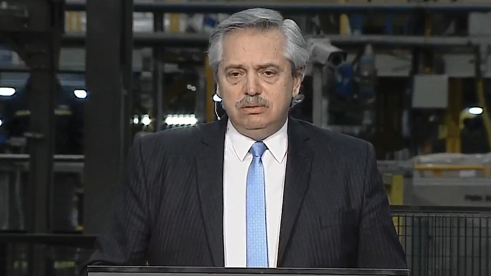 Fernández dijo que "ser industralistas no es estar en contra de nadie sino pensar en una Argentina de grandeza". Fernández dijo que "ser industralistas no es estar en contra de nadie sino pensar en una Argentina de grandeza".