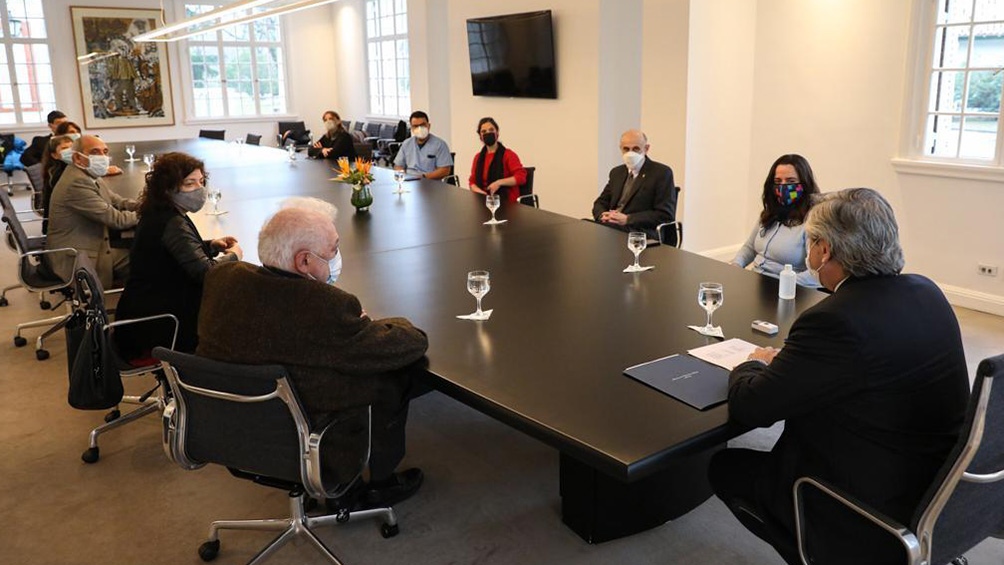 Acompañado por el ministro de Salud, y otros funcionarios, Alberto Fernández se reunió con trabajadores de la salud Acompañado por el ministro de Salud, y otros funcionarios, Alberto Fernández se reunió con trabajadores de la salud