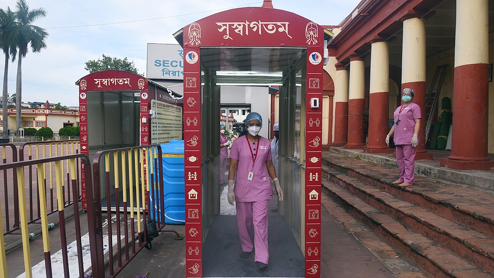 India registró 1.069 nuevos decesos en su último reporte diario, ubicando la cifra oficial en 100.842. India registró 1.069 nuevos decesos en su último reporte diario, ubicando la cifra oficial en 100.842.
