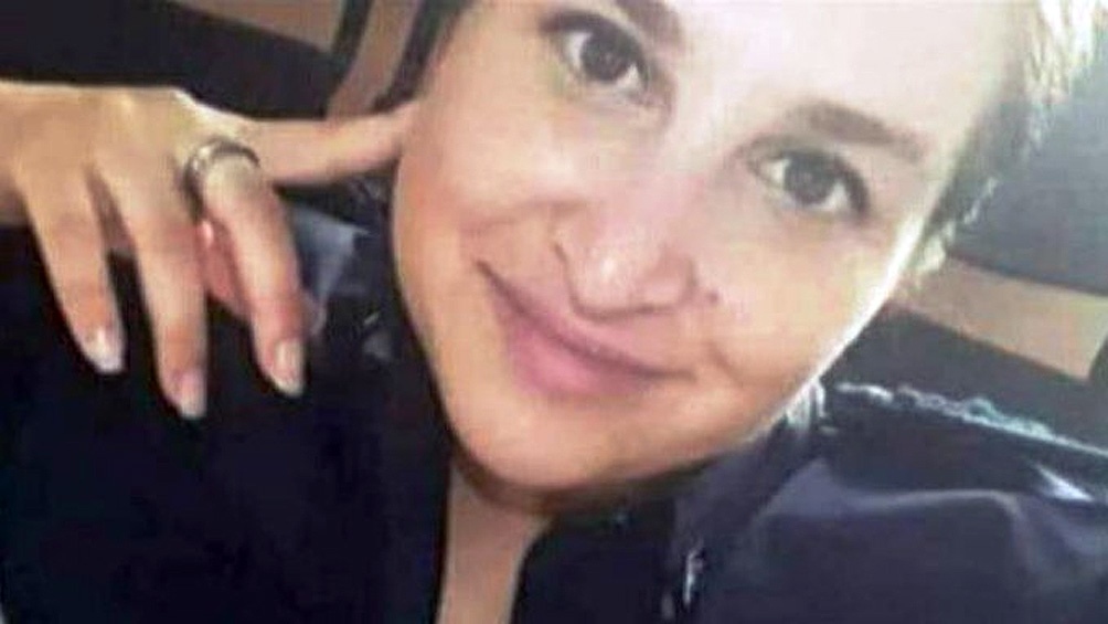 Julia Valles sufrió graves heridas y falleció a los pocos minutos a causa del impacto. Julia Valles sufrió graves heridas y falleció a los pocos minutos a causa del impacto.