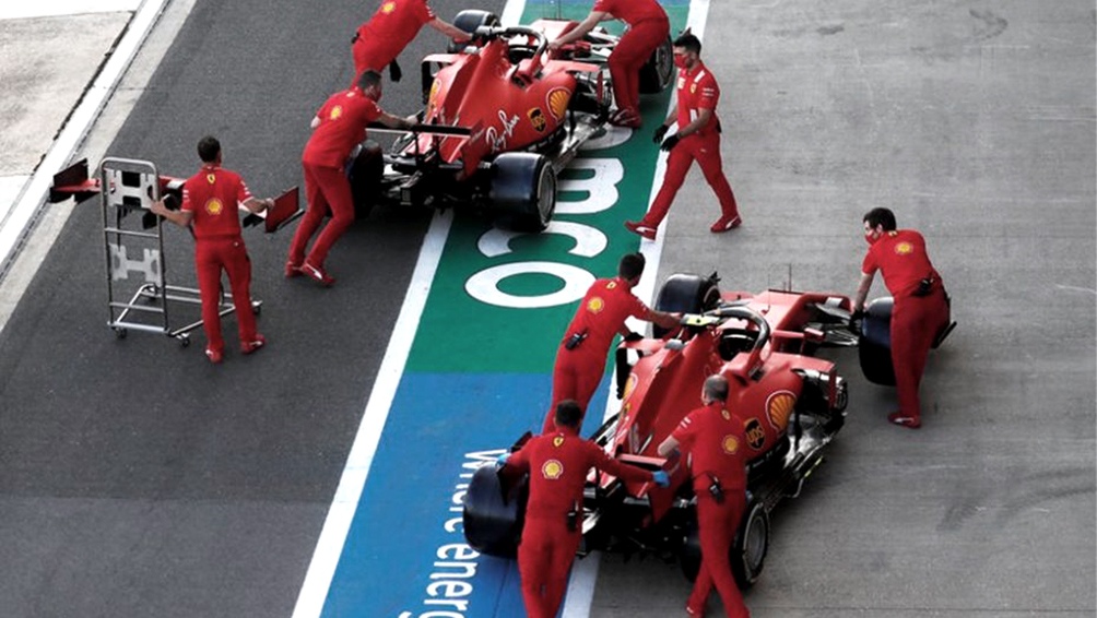 Ferrari, 1.000 carreras, 238 victorias y 16 copas de Constructores. Ferrari, 1.000 carreras, 238 victorias y 16 copas de Constructores.
