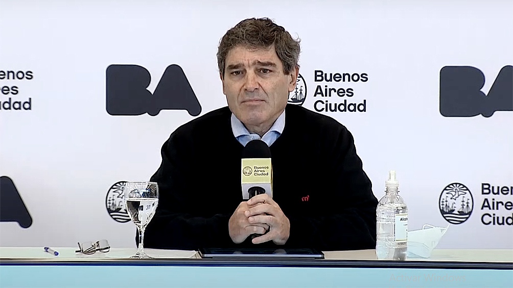 "Con esto estamos haciendo gestión sanitaria y social", dijo sobre los encuentros en bares. "Con esto estamos haciendo gestión sanitaria y social", dijo sobre los encuentros en bares.