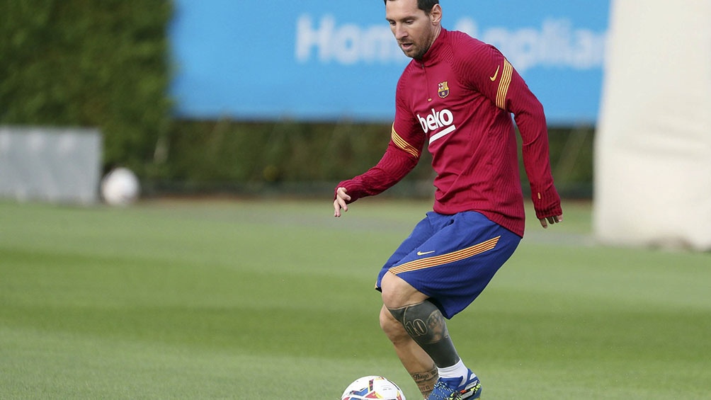 Messi entrena y espera el comienzo de la temporada con el Barcelona, aunque resta saber qué pasará con su futuro Messi entrena y espera el comienzo de la temporada con el Barcelona, aunque resta saber qué pasará con su futuro