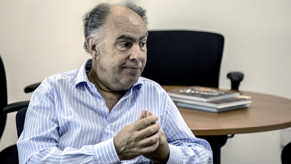 Era era hermano de Juan Pablo Cafiero, quien fue embajador ante la Santa Sede, y tío del jefe de Gabinete. Era era hermano de Juan Pablo Cafiero, quien fue embajador ante la Santa Sede, y tío del jefe de Gabinete.