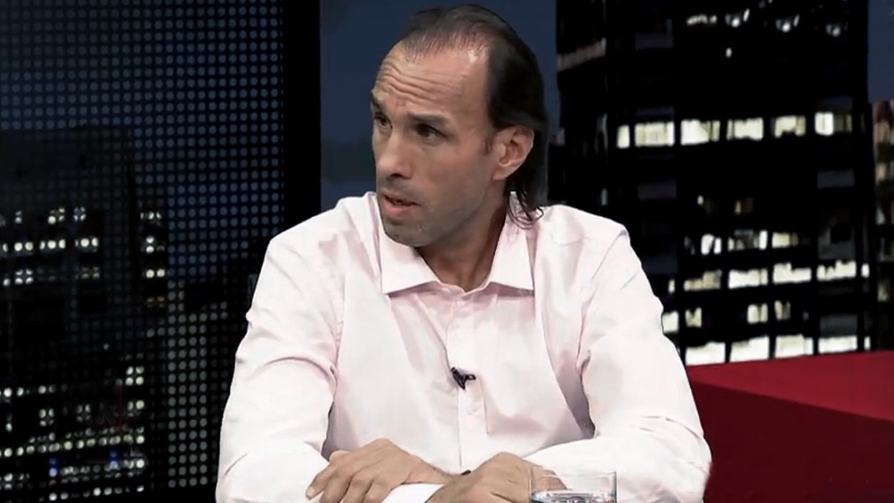Como entrenador de Primera División, Carlos Navarro Montoya estuvo al mando de Chacarita en 2013. Como entrenador de Primera División, Carlos Navarro Montoya estuvo al mando de Chacarita en 2013.