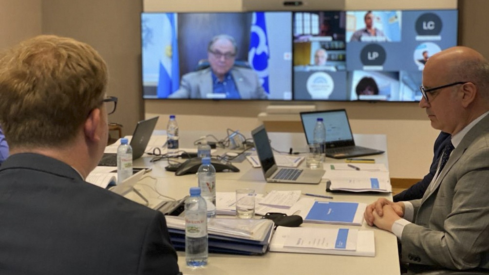 El Presupuesto Entre sus aspectos centrales proyecta un déficit fiscal de 4,5%, una inflación anual de 29% y un dólar en torno a los $ 102,4 para fin del año. El Presupuesto Entre sus aspectos centrales proyecta un déficit fiscal de 4,5%, una inflación anual de 29% y un dólar en torno a los $ 102,4 para fin del año.