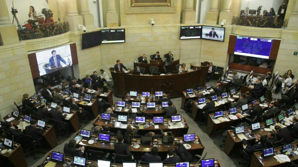 Piden expulsar del Congreso a senadores que confesaron un asesinato Piden expulsar del Congreso a senadores que confesaron un asesinato