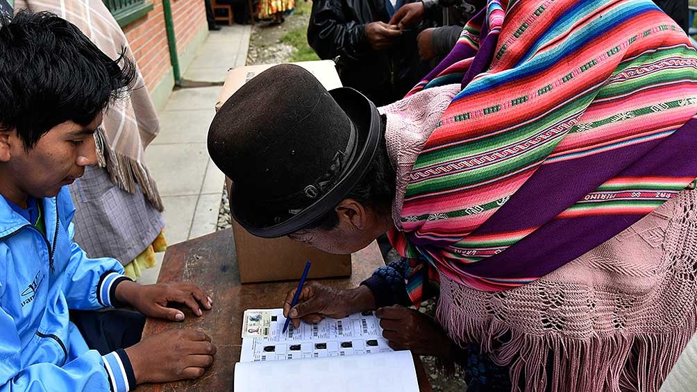 Después de muchas postergaciones, Bolivia elige presidente y legisladores nacionales Después de muchas postergaciones, Bolivia elige presidente y legisladores nacionales