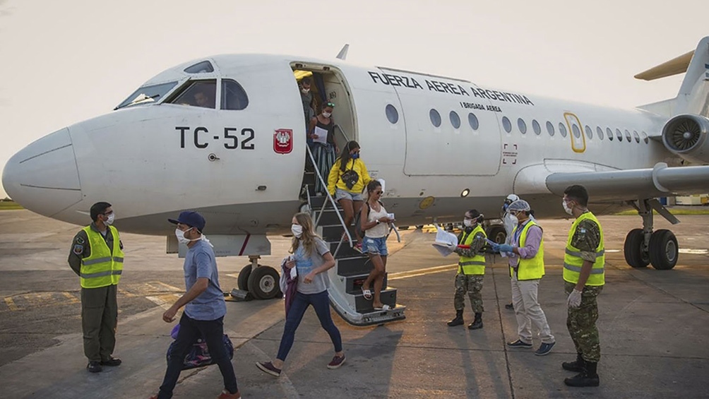 Meoni aseguró que el aeropuerto de El Palomar seguirá sus operaciones Meoni aseguró que el aeropuerto de El Palomar seguirá sus operaciones