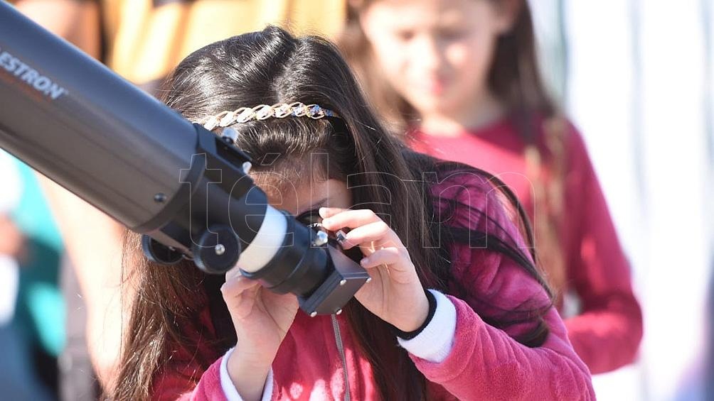 La aplicación diseñada estará al alcance de quién le interese la astronomía La aplicación diseñada estará al alcance de quién le interese la astronomía