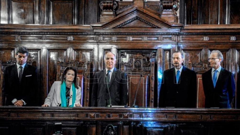 La Corte debe expedirse sobre el caso de los jueces cuyos traslados irregulares suspendió el Senado. La Corte debe expedirse sobre el caso de los jueces cuyos traslados irregulares suspendió el Senado.