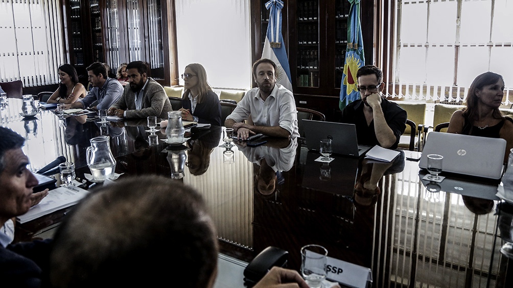 A la reunión concurrirán los gremios estatales Fegeppba, ATE, Cicop, AMRA y UPCN. A la reunión concurrirán los gremios estatales Fegeppba, ATE, Cicop, AMRA y UPCN.