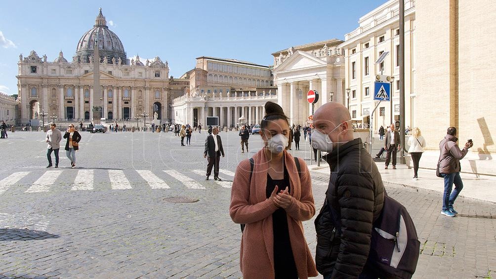 El Vaticano también decretó el uso de cubrebocas donde no puede haber distanciamiento. El Vaticano también decretó el uso de cubrebocas donde no puede haber distanciamiento.
