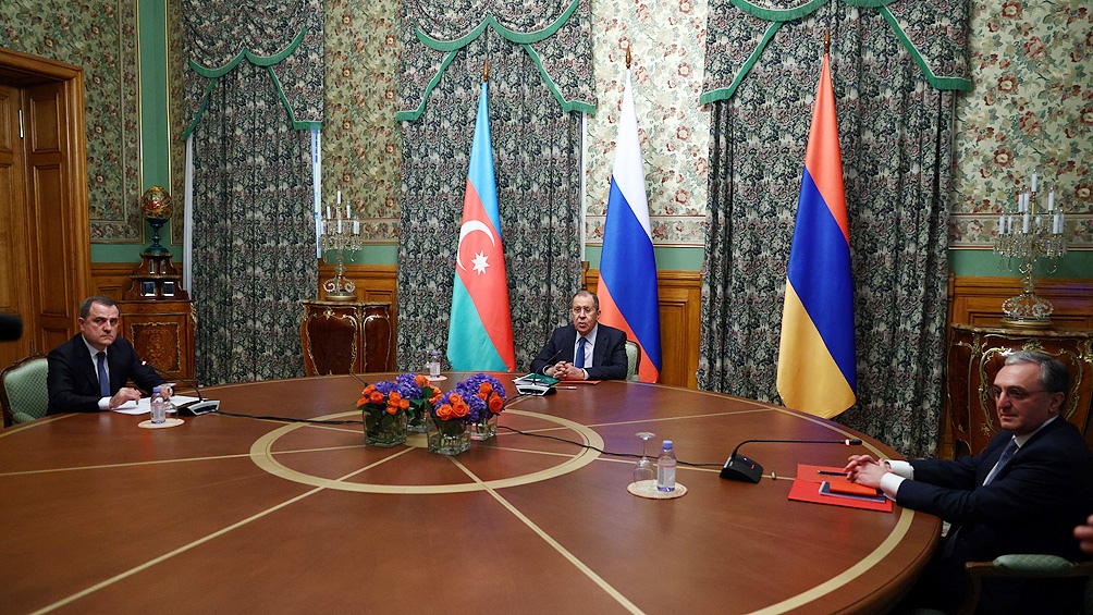 Los diplomáticos quieren convencer a armenios y azerbaiyanos de que vuelvan a las negociaciones Los diplomáticos quieren convencer a armenios y azerbaiyanos de que vuelvan a las negociaciones