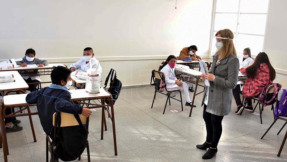 Agustina Vila: "Es un apoyo para aquellos chicos, chicas y adolescentes cuyas trayectorias educativas se vieron más vulneradas por la pandemia" Agustina Vila: "Es un apoyo para aquellos chicos, chicas y adolescentes cuyas trayectorias educativas se vieron más vulneradas por la pandemia"