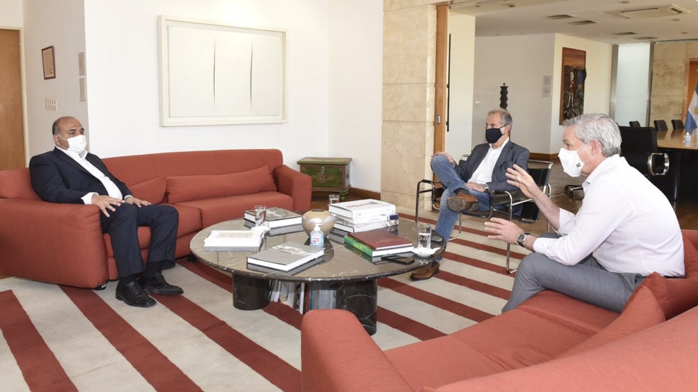 Los funcionarios conversaron sobre la estrategia conjunta de la Cancillería, Tucumán, el Senasa y los productores. Los funcionarios conversaron sobre la estrategia conjunta de la Cancillería, Tucumán, el Senasa y los productores.