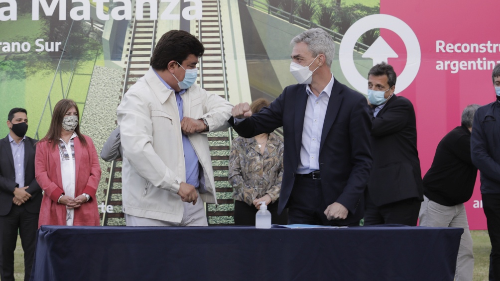 Meoni rubricó el acuerdo con el intendente de La Matanza, Fernando Espinoza Meoni rubricó el acuerdo con el intendente de La Matanza, Fernando Espinoza