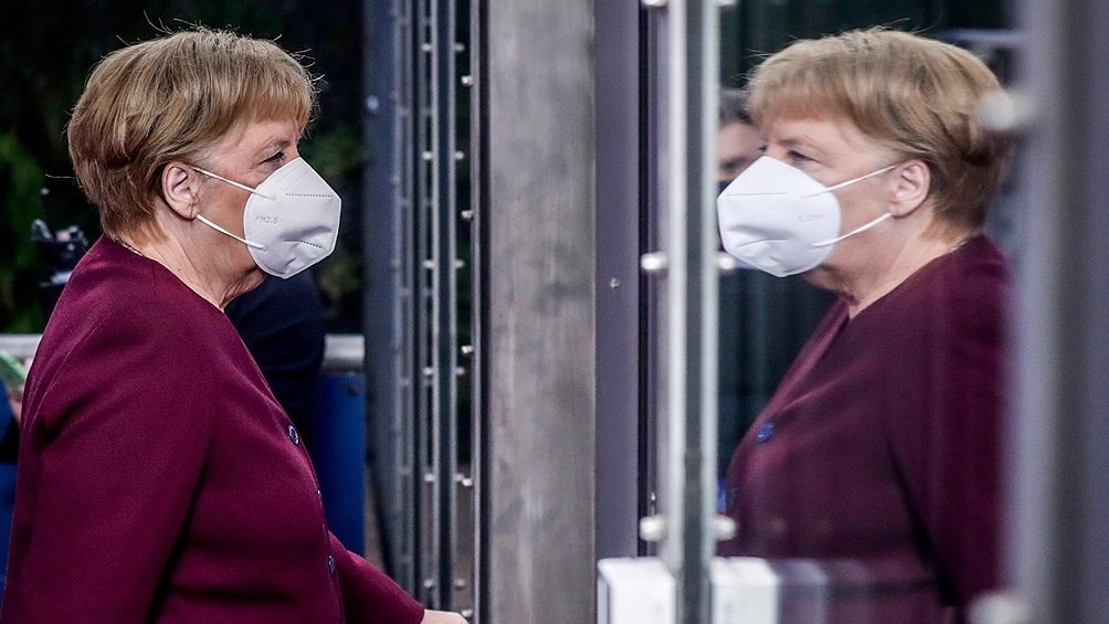 Angela Merkel y los gobernadores de las regiones acordaron ampliar el uso del tapabocas Angela Merkel y los gobernadores de las regiones acordaron ampliar el uso del tapabocas
